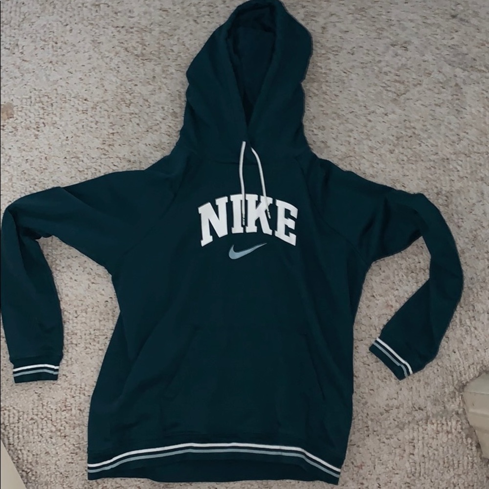 Women’s Nike sweatshirt